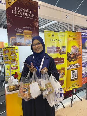 Pelanggan-Las-Nary-Chocolate-29