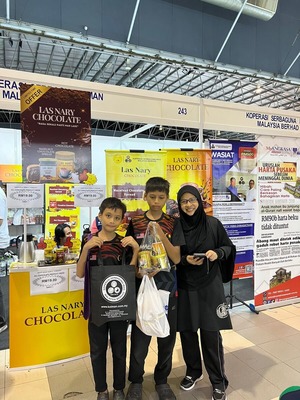 Pelanggan Las Nary Chocolate (9)